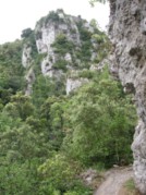 Sentier dans les gorges